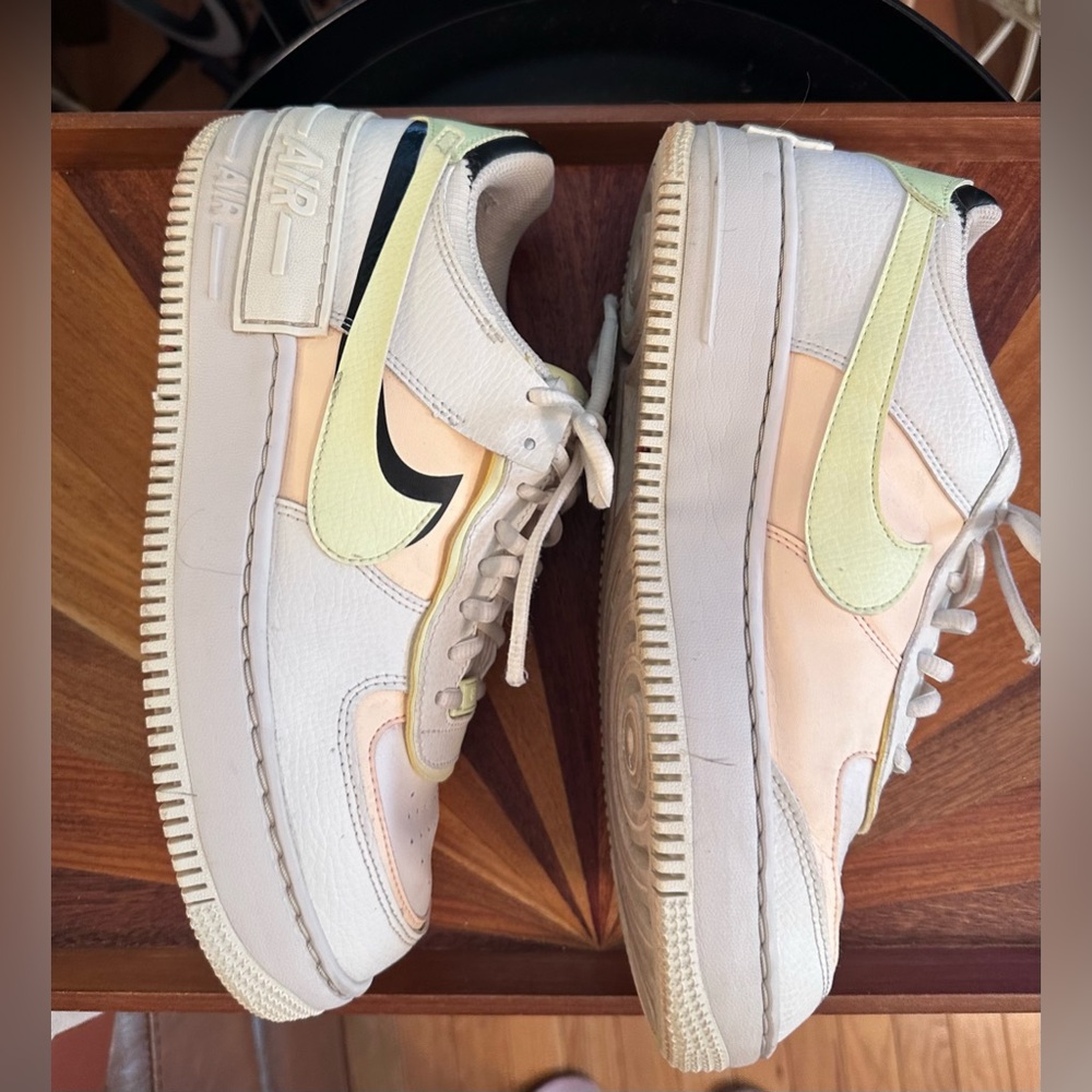 Nike Air Force 1 Low Shadow
Summit White Barely Volt Crimson Tint (Women's) - Picture 6 of 12
